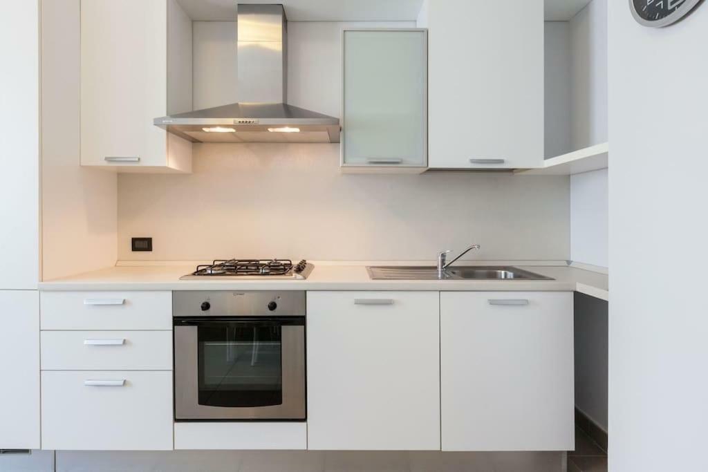 Spacious And New Apt In Citta Studi Milán Exterior foto