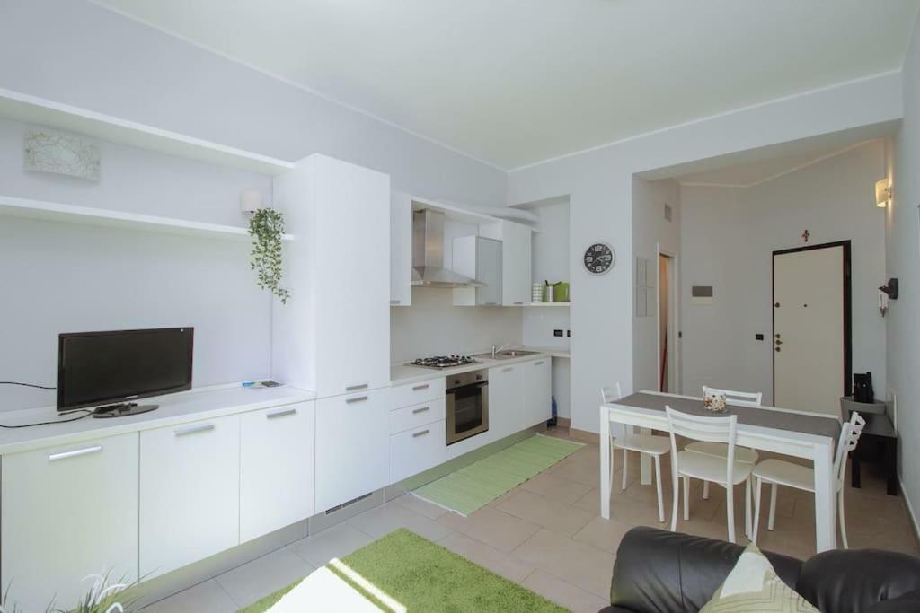 Spacious And New Apt In Citta Studi Milán Exterior foto