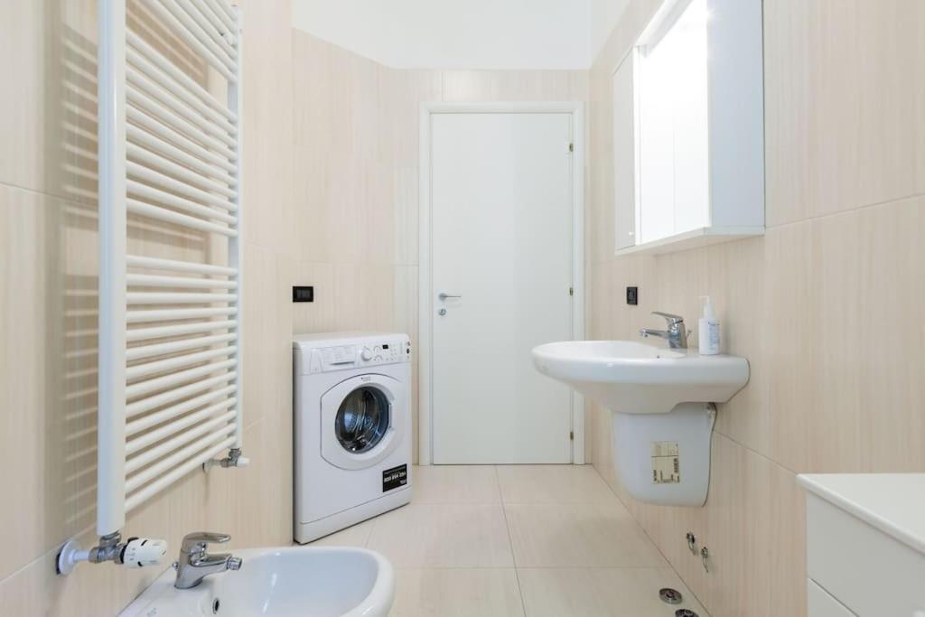 Spacious And New Apt In Citta Studi Milán Exterior foto